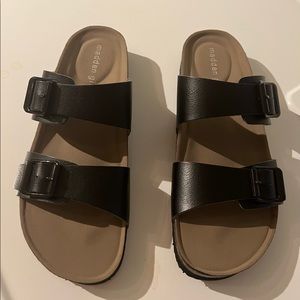 Women's Madden Girl Brando Footbed Sandals sz. 7.5
